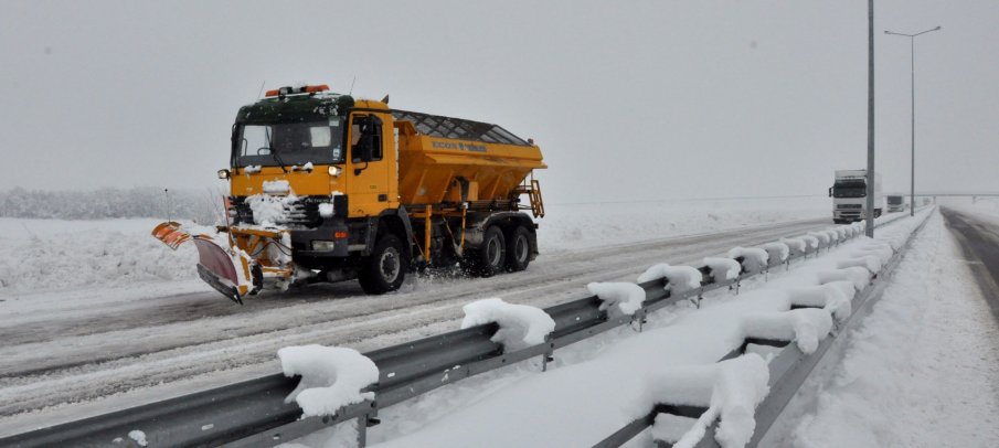 34 машини готови да чистят снега в Бургас