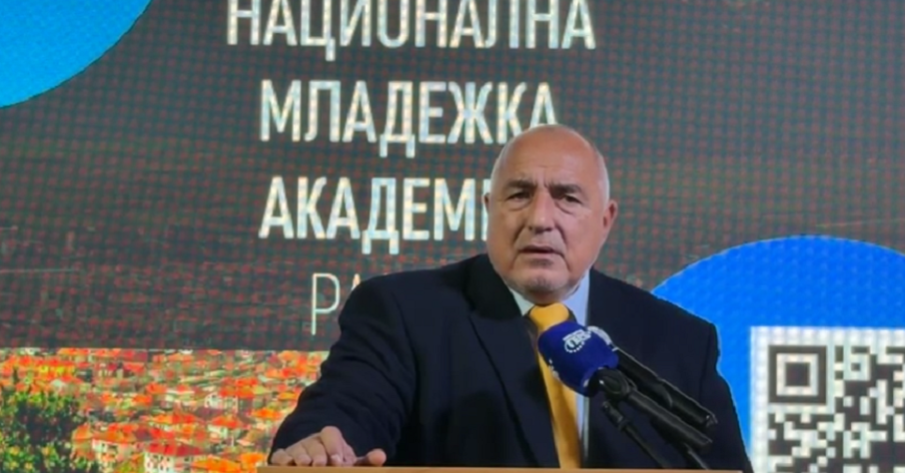 ГОРЕЩО В ПИК TV! Борисов: Тези комплексирани момчета не могат да ни разстроят. С Асен сме приятели от манастира, клели сме се да се уважаваме - вчера лъхаше тестостерон от него. Падне ли правителството, идват Черепи и кости (ВИДЕО/ОБНОВЕНА)