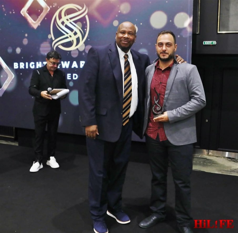 Световноизвестен изпълнител връчи награди за бизнес и туризъм у нас