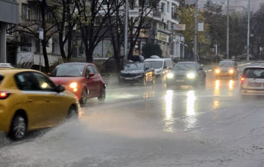 В Петрич източват язовири, чакат над 80 л/кв.м дъжд