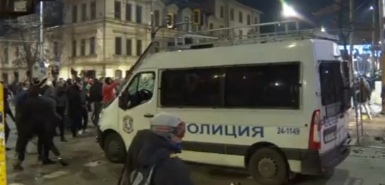 СЛЕД ПОГРОМИТЕ: Прокуратурата решава кои от хулиганите ще бъдат обвинени