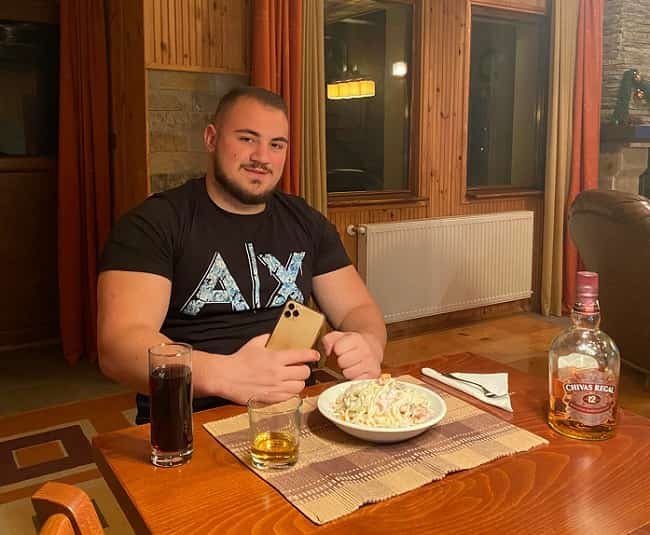 Съдът решава остават ли в ареста обвинените за убийството в Мадан