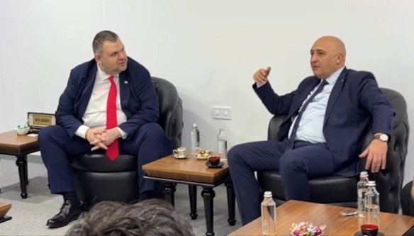 ПЪРВО В ПИК! Пеевски пред актива в Кърджали: Утре по мирен начин ще изразим нашата воля за една мирна и спокойна България! (ВИДЕО)