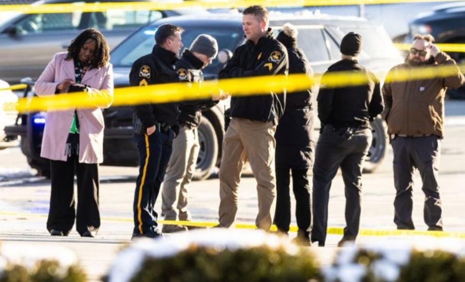 Трима полицаи са ранени при престрелка в Небраска