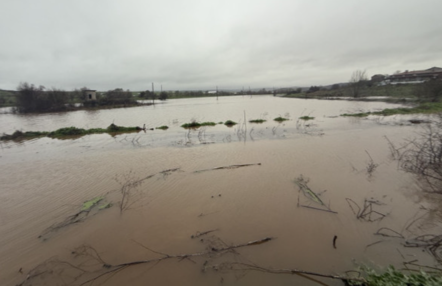 ИЗВЪНРЕДНО! Скъса се е дигата на река Изворска, евакуират хора