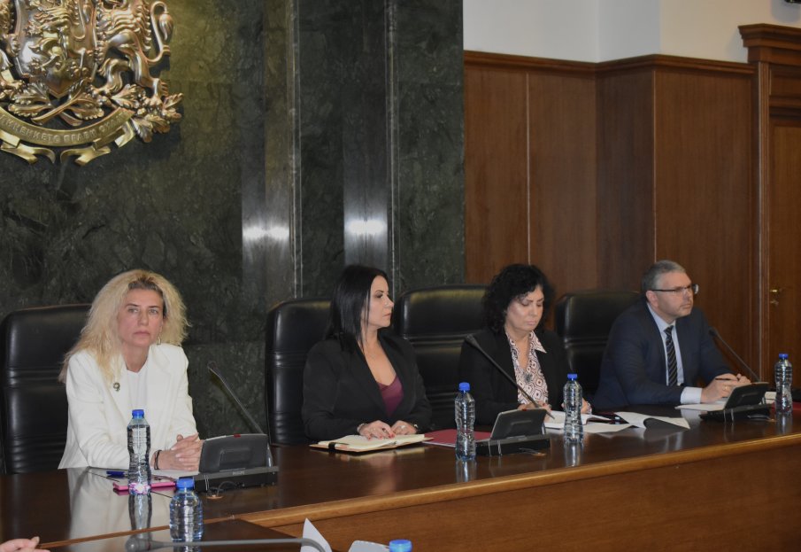 Асоциацията на прокурорите седна на кръгла маса срещу пандемията райски газ (СНИМКИ)