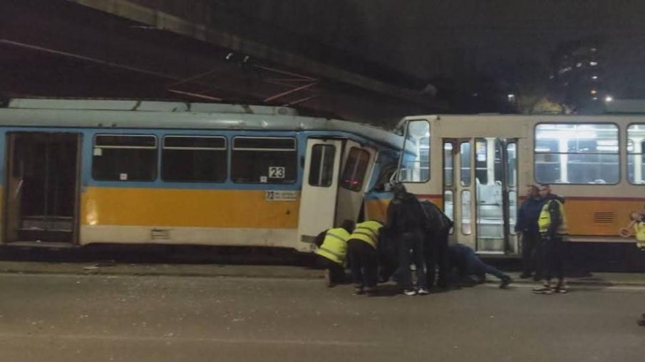 Катастрофа между два трамвая в София