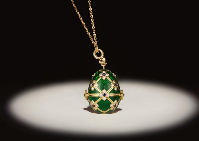 Мъж е обвинен в кражба, след като погълнал златно яйце на „Фаберже”