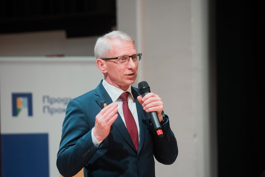 ТЪЖНАТА ИСТИНА: Да си в час с икономиката не е толкова лесно, колкото да си академик на сапунени мехурчета 