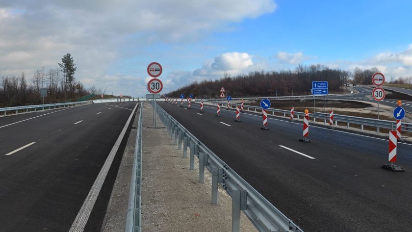 Хемус се разширява: Пускат за движение нов 3-километров участък от магистралата