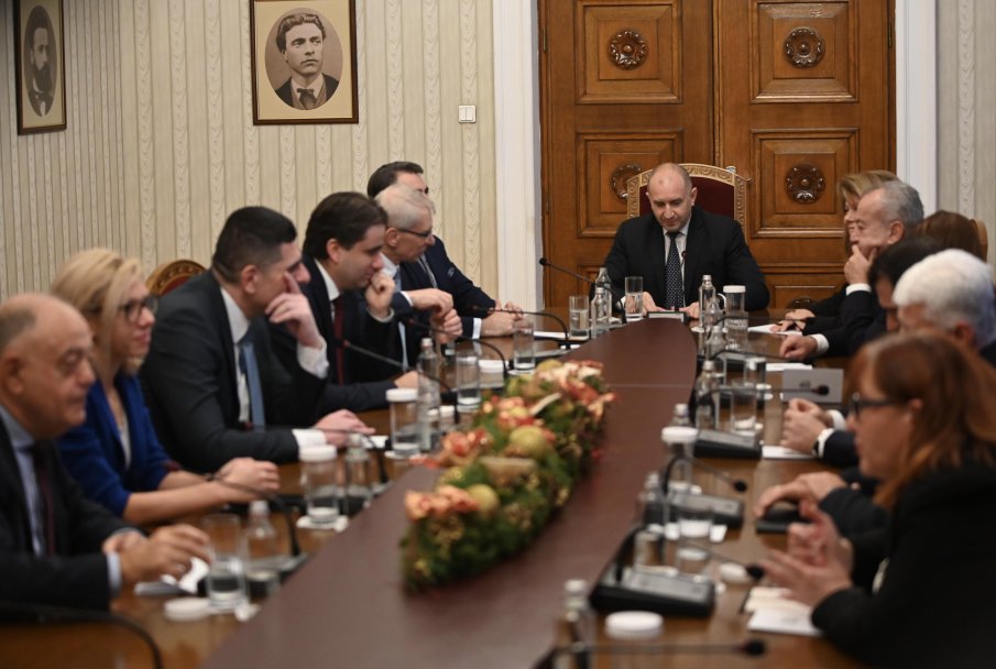 ПУБЛИКУВАХА СНИМКА на ТРИМА БЪЛГАРИ, обрали по няколко милиарда от далавери