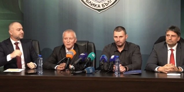 Арестуваните полицаи от 5-о районно в София пласирали дрога