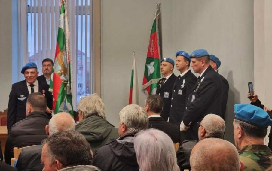 Във Варна създадоха първата регионална организация на Съюза на парашутистите