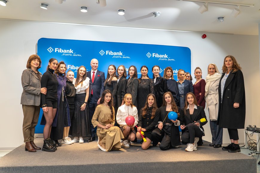 Fibank представи традиционния си благотворителен календар в подкрепа на художествената гимнастика 