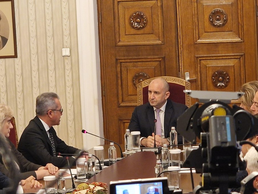 ПЪРВО В ПИК TV! Йордан Цонев от ДПС-Ново начало към Радев: Животът на този парламент приключи. Надявам се, че ще се включите в... (ВИДЕО)