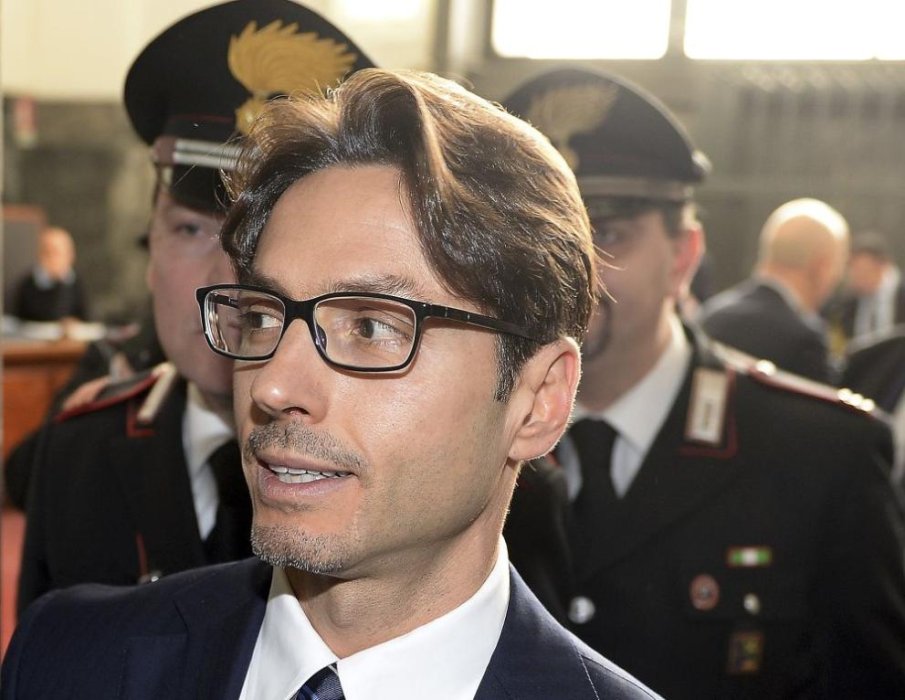 Синът на Берлускони призова за нови лица във „Форца Италия“