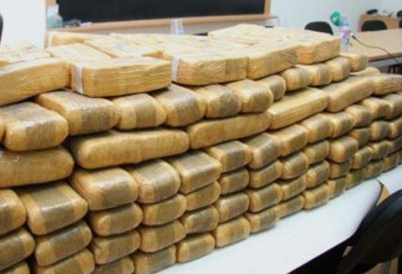 Спипаха над 160 кг хероин в тир с хранителни стоки, пътуващ за България