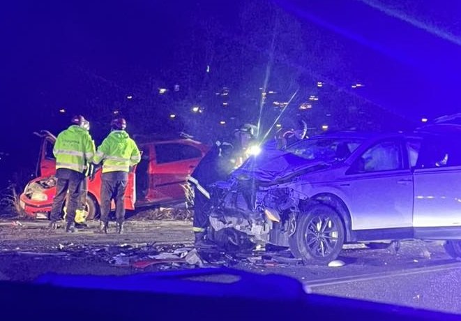 Челна катастрофа затвори пътя през Владая, петима са ранени, жена е с опасност за живота