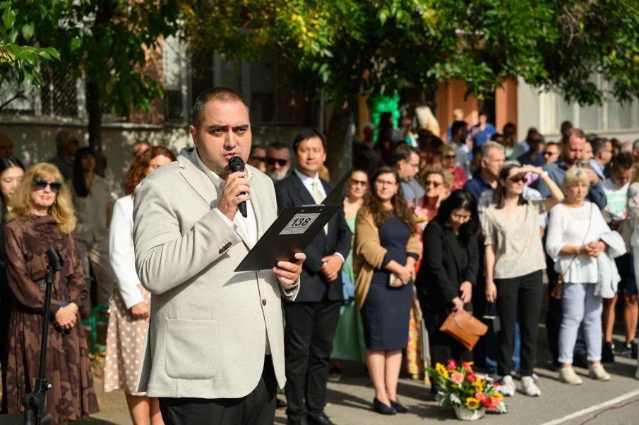 ОТ ПОСЛЕДНИТЕ МИНУТИ! Пуснаха директора на 138-о училище срещу 10 бона гаранция