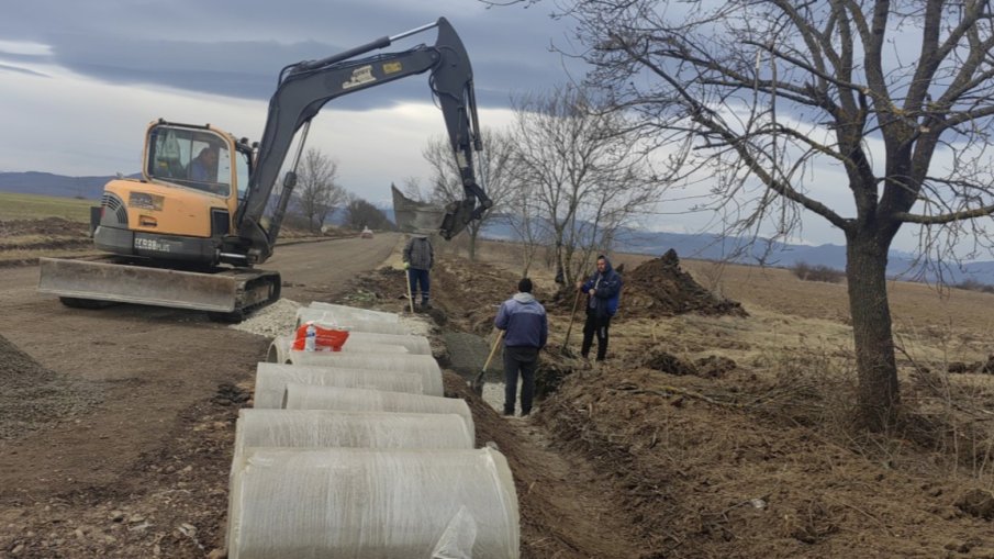 Приключи ремонтът на участък от пътя към ГКПП-Олтоманци при с. Соволяно