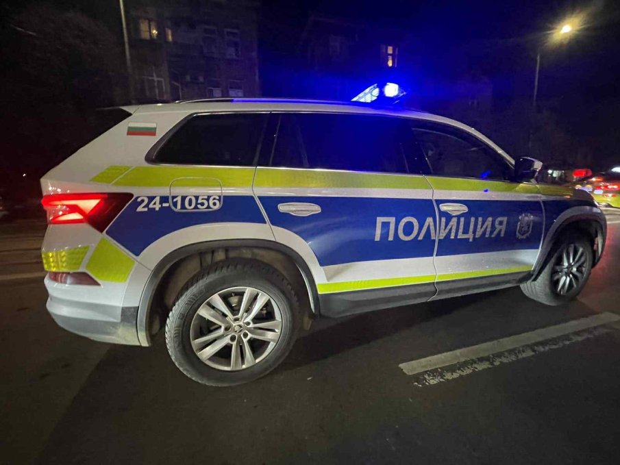 ЕКШЪН В СОФИЯ: Трима задържани с 10 000 фалшиви евро при спецакция в центъра на столицата (СНИМКИ)