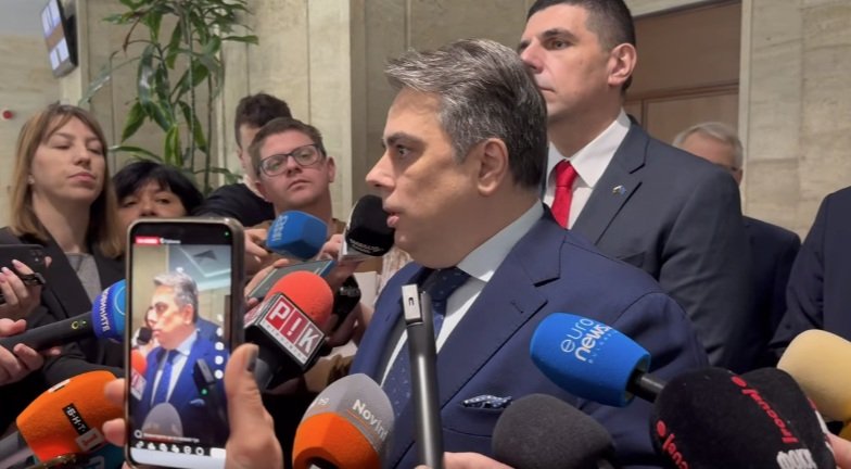 СКАНДАЛ! ППДБ стягат нов метеж в Триъгълника на властта, Кокорчо обижда управляващите