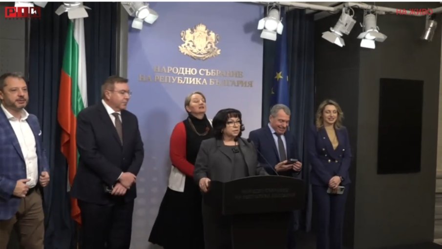 ЕКШЪН В ПИК TV! Навряха Асен Василев в миша дупка: Абсолютен шарлатанин! След като съсипа финансите на България, сега иска да наруши закона (ВИДЕО)