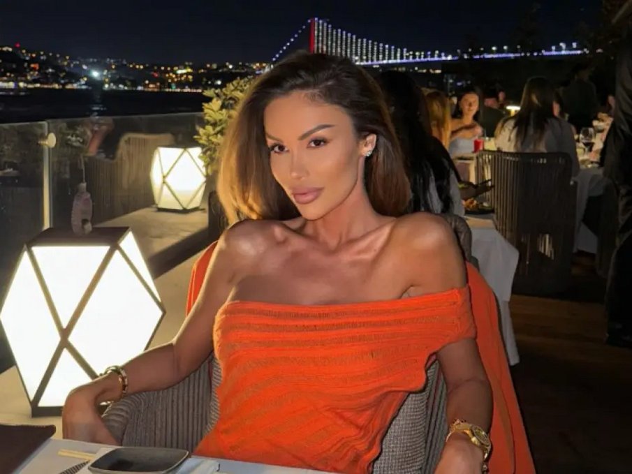 ИЗНЕНАДА: Моника Валериева маха силикона