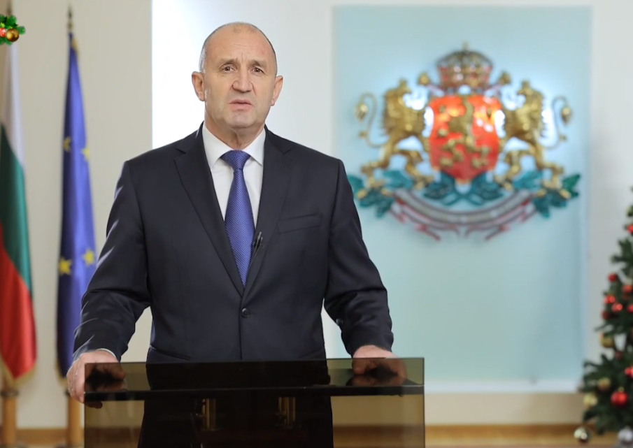 Последен валс, уплашено олисяло човече! Мижава реч. Обратното броене вече започна, другарю Радев!