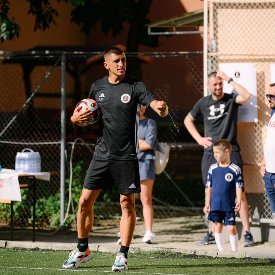 НЕ Е МРЪНКАЧ: Александър Дюлгеров напусна Пирин