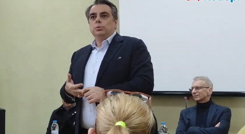 ИСТИНАТА ЛЪСНА! Василев си призна: От скута към милионите за Кърджали...