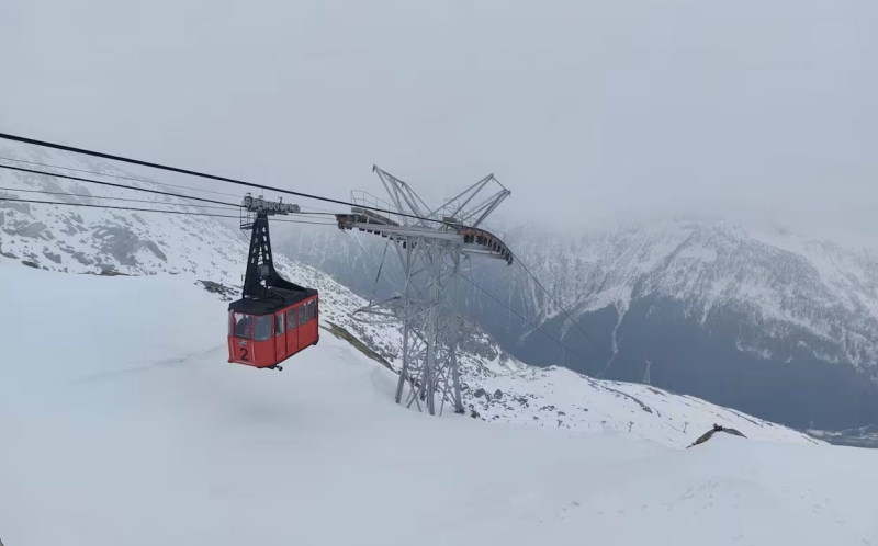 Четирима ранени заради повреда на кабинков лифт (ВИДЕО)