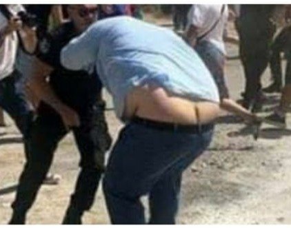 Умно-красивите се катерят по гърба на хората от протеста към следващата Сглобка. Иво Мирчев първо плачеше, че полицаите ще ги бият, сега плаче, че не са били....