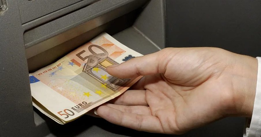 Всички централни банки в еврозоната обменят левове без такси