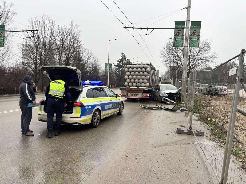 Катастрофа във Враца се размина на косъм от зловеща експлозия (СНИМКИ)