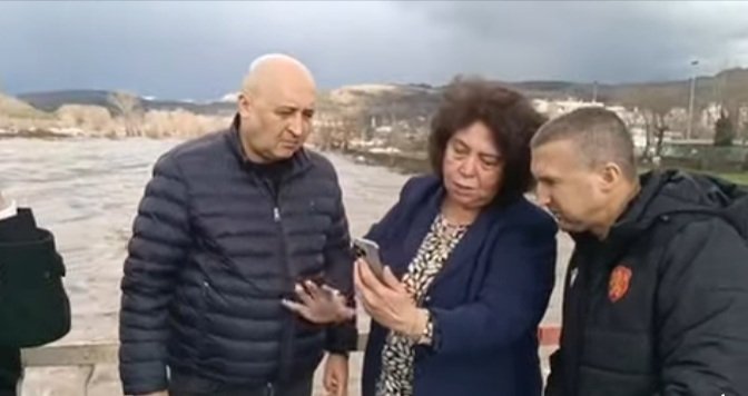 ИЗВЪНРЕДНО В ПИК! Делян Пеевски прати най-верните си хора да помагат на бедстващата община Крумовград (ВИДЕО)