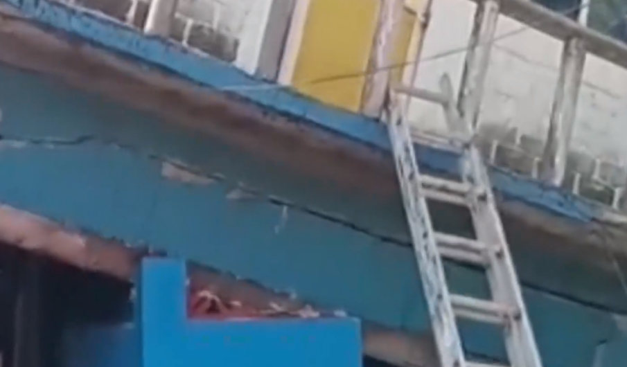 Най-малко две жертви след земетресението в Мексико, десетки са ранени