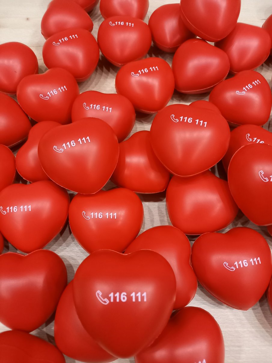 УЖАСЯВАЩО! 25 356 са обажданията на Националната телефонна линия за деца