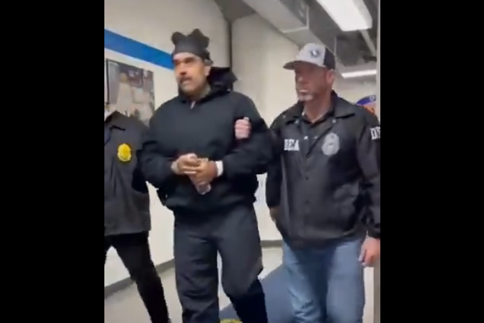 Показаха ВИДЕО с окования с белезници Мадуро