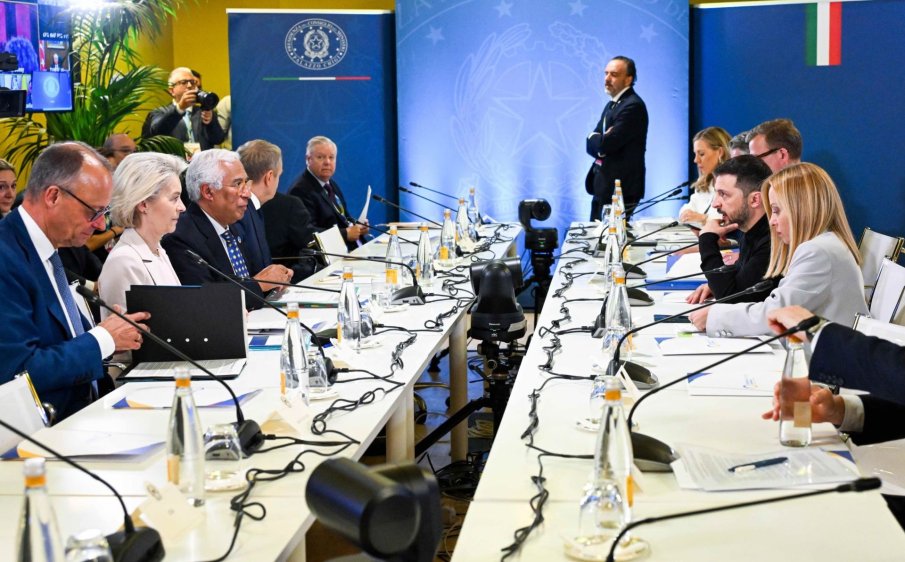 В търсене на мир в Украйна: Коалицията на желаещите се среща в Париж