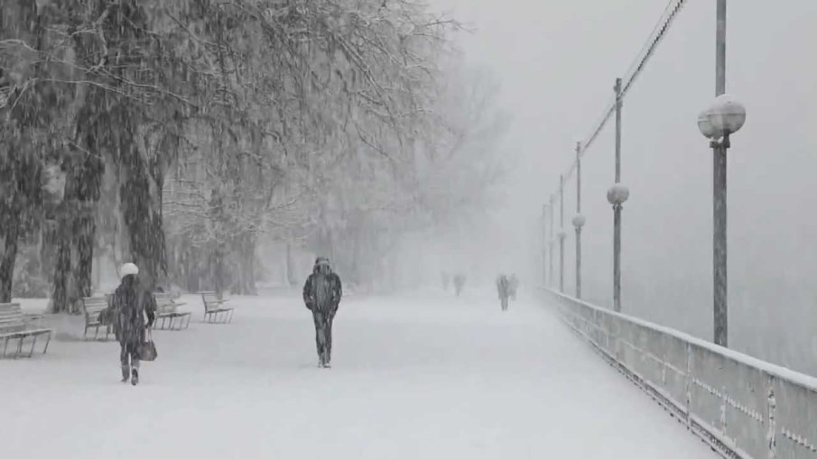 Силни бури и студ парализираха части от Европа, има загинали