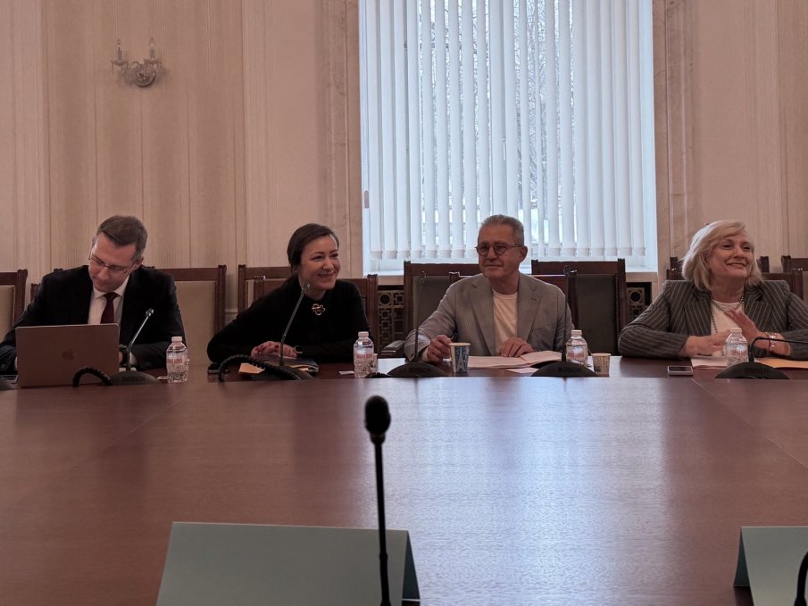 ГОРЕЩО В ПИК! Депутатите от ДПС проведха срещи, свързани със закона за максималната надценка (СНИМКИ)