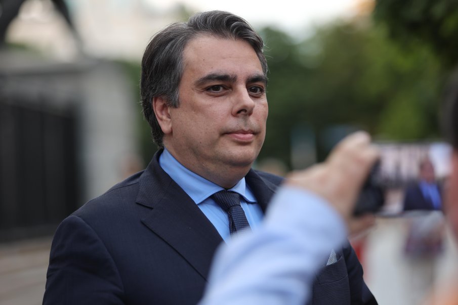 ГОРЕЩО В ПИК: Къде ПОТЪНАХА МИЛИОНИТЕ на Асен Василев? (ВИДЕО)