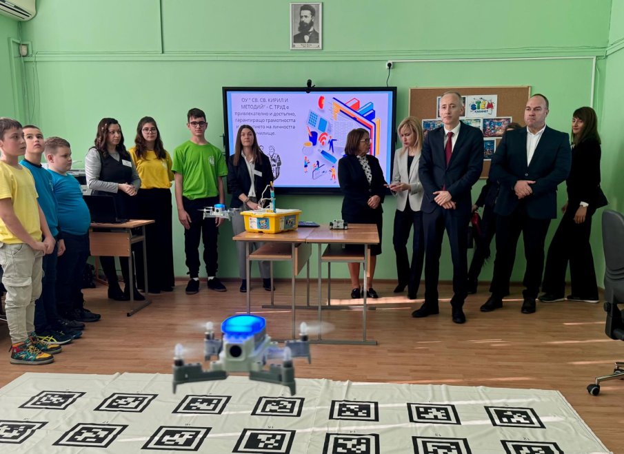 225 училища вече разполагат с обновени спортни площадки