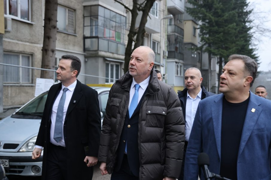 ТАКА СЕ ПРАВИ: Кабинетът Желязков оставя на общините зестра от 1 милиард