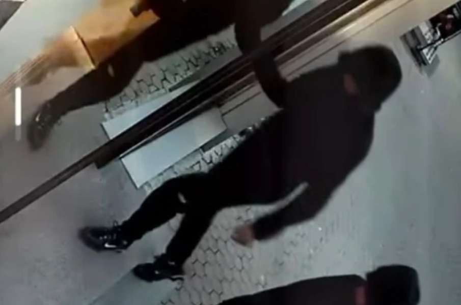 Маскирани ограбиха магазин с маркова стока в центъра на София