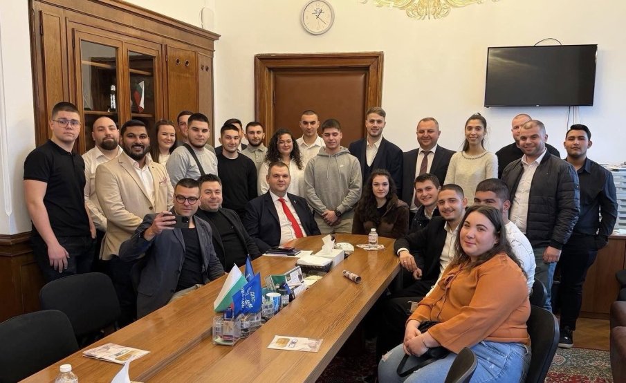 Делян Пеевски се срещна с млади хора от Стара Загора (СНИМКИ)