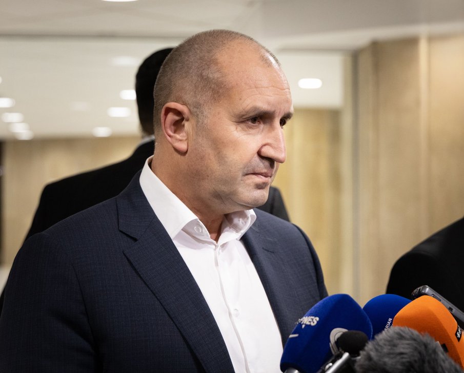 РАВНОСМЕТКАТА: Какво постигна за девет години дистрибуторът на руските интереси в България Румен Радев?