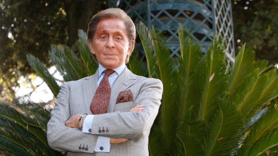 Модният дизайнер Валентино почина на 93 години