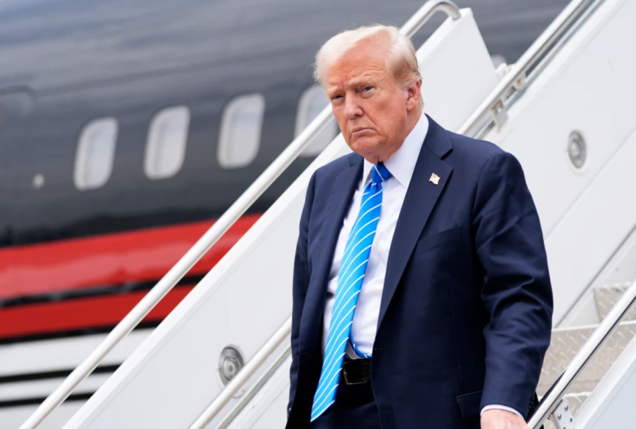 На път за Давос: Самолетът на Тръмп се върна в САЩ заради технически проблем